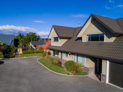 Visit Manuka Lodge