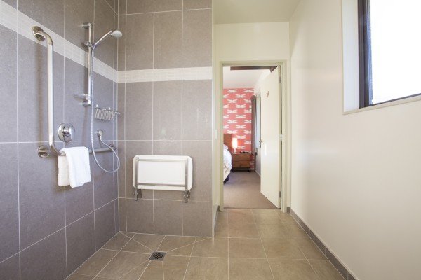 Queen Ensuite