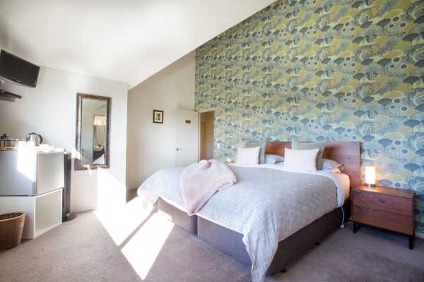 Visit Manuka Lodge