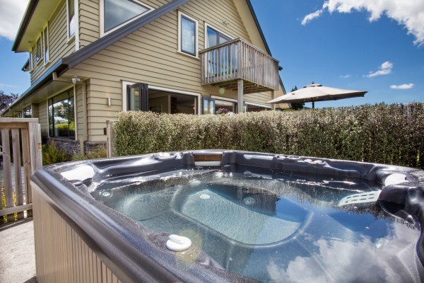 Visit Manuka Lodge