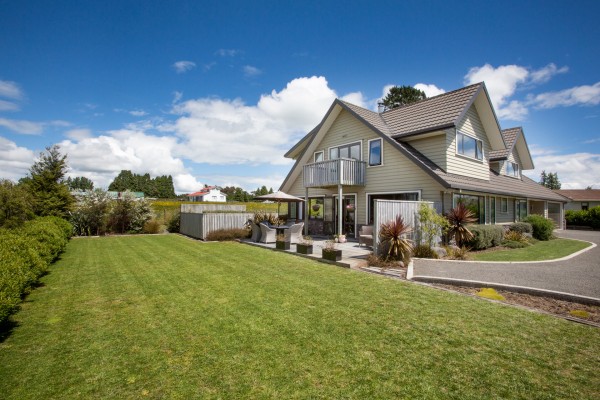 Visit Manuka Lodge