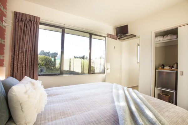 Visit Manuka Lodge