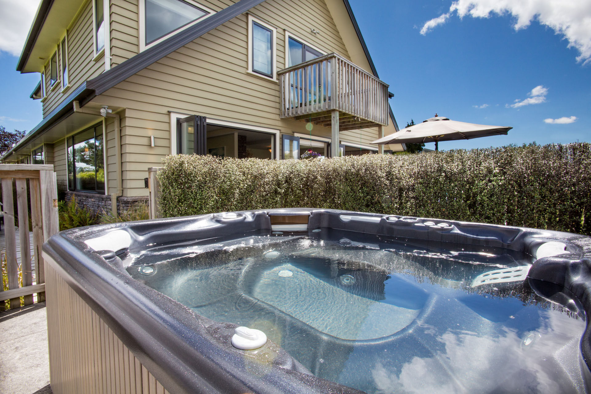 Luxury Hotsprings Spa Pool